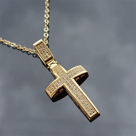 Solid 14k Gold Fig Gucci Chain With Cross Charm. 